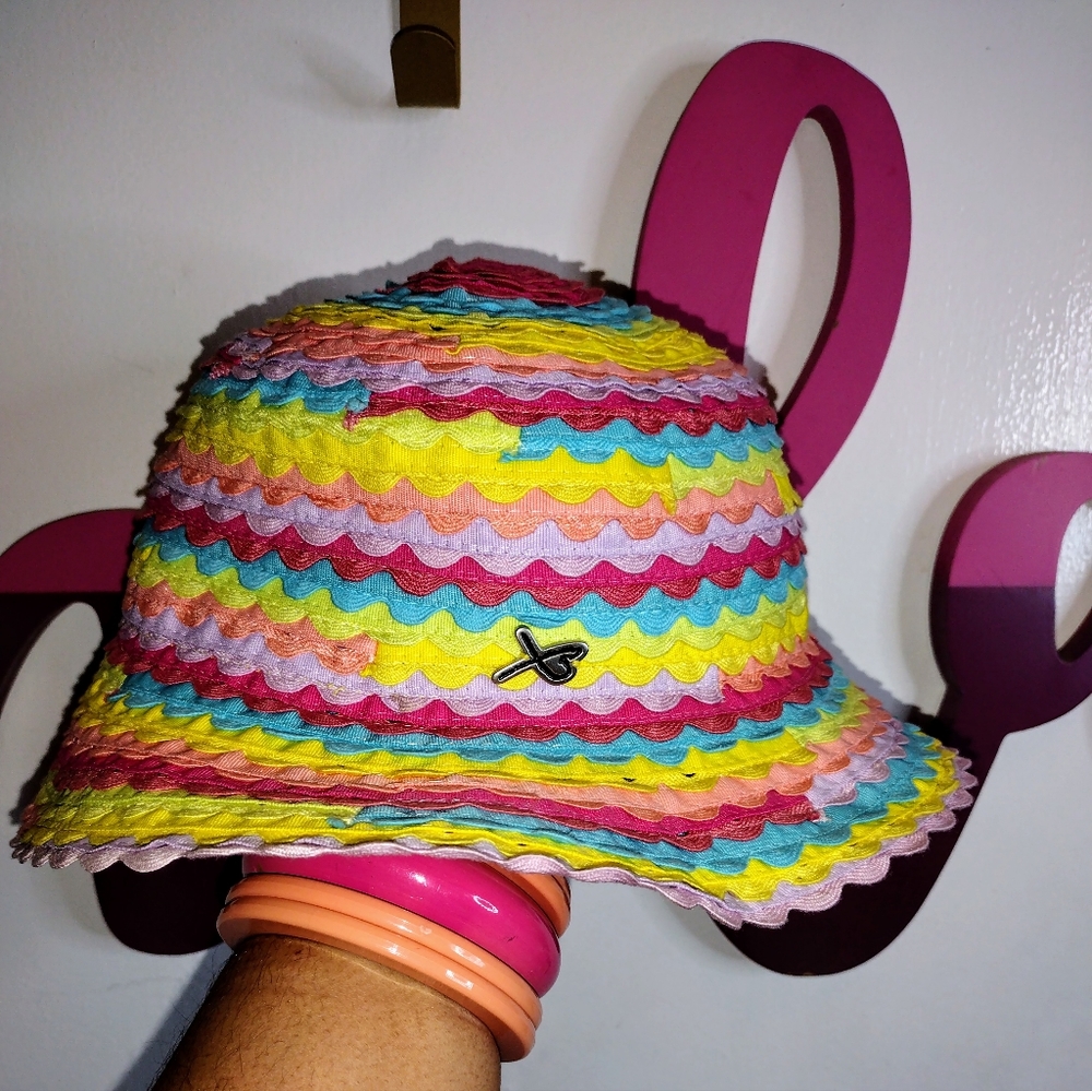 Betmar NY colorful Rick rack sun bucket hat  vacation SPF Sz Size L large